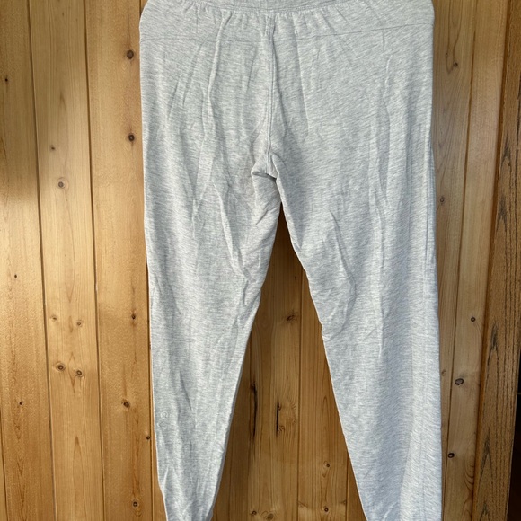 Lululemon Athletica Size 4 - Light Gray Jogger Knit Pants - Picture 6 of 7